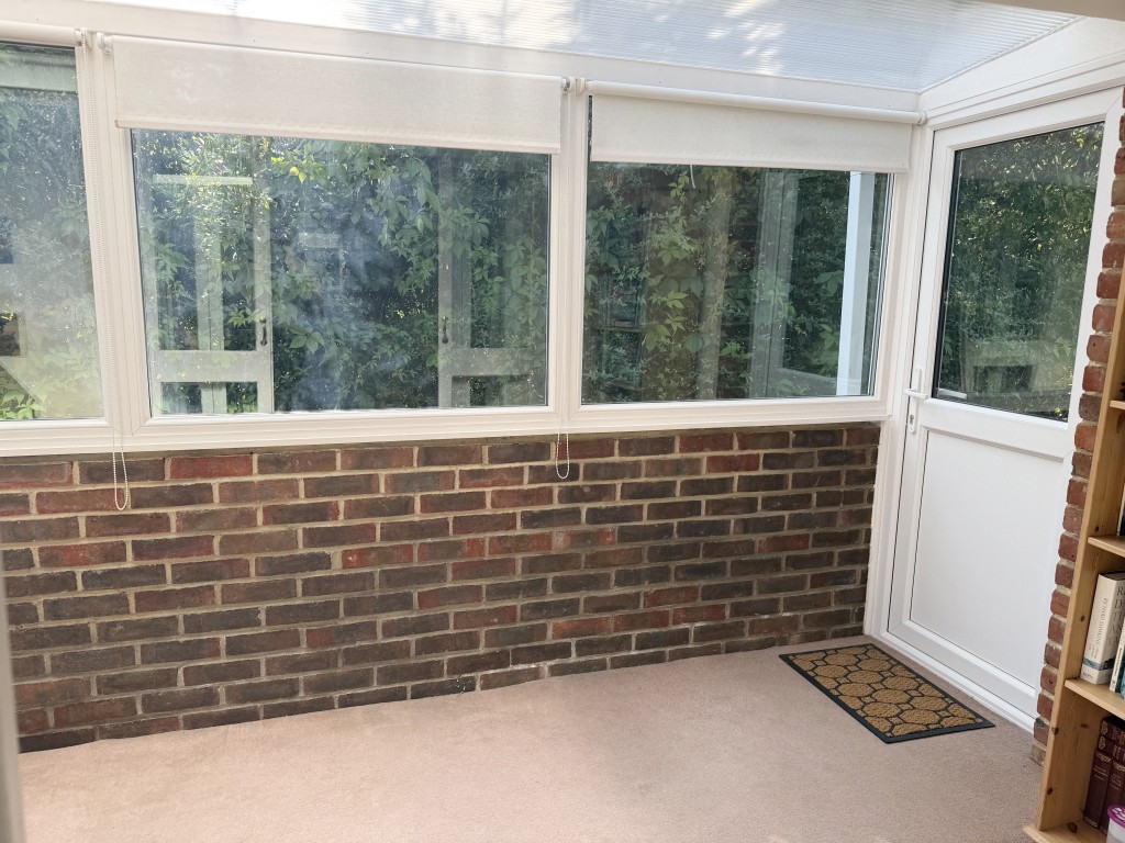 Lot: 122 - DETACHED BUNGALOW WITH ROOF CONVERSION AND POTENTIAL - Sun room off lounge with access to side